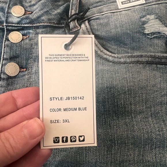 Judy Blue Faded Distressed Jean Shorts - Picture 4 of 5